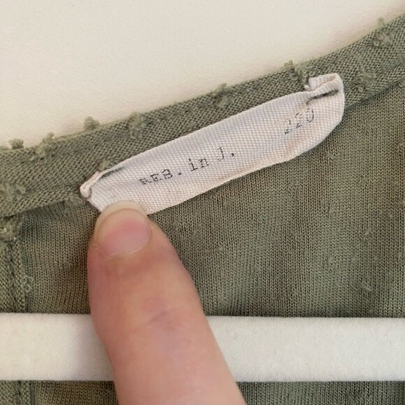 Moss Green Swiss Dot Blouse By "Reb In J" V-Neck Ruffle Sleeve Womens Top Size L - Picture 5 of 5